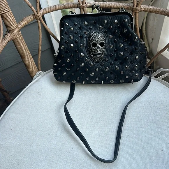 NWT Studded Skull Black Bag - Picture 2 of 11